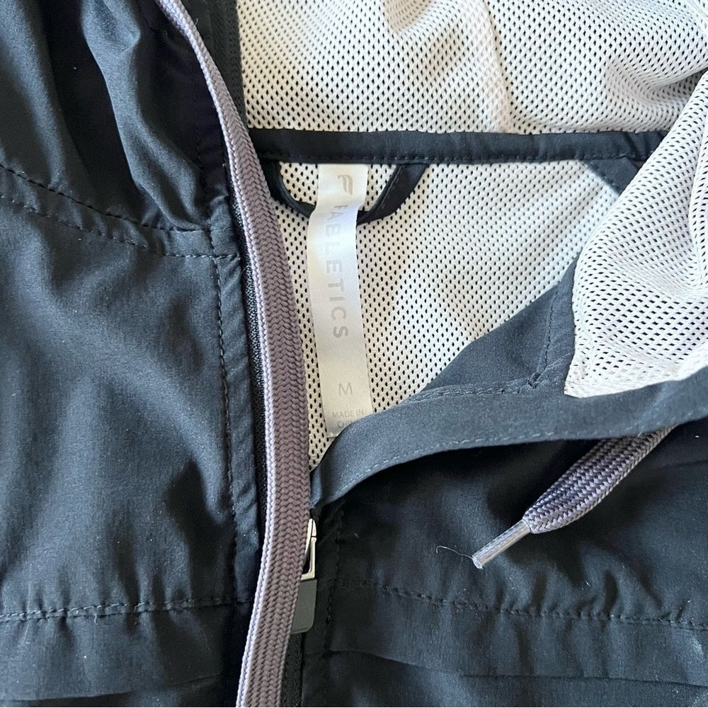 Fabletics karen mesh hooded windbreaker women’s size M - Picture 5 of 8